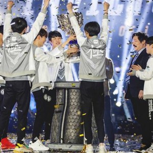  电竞天才少年横空出世，单场五杀震撼全场  