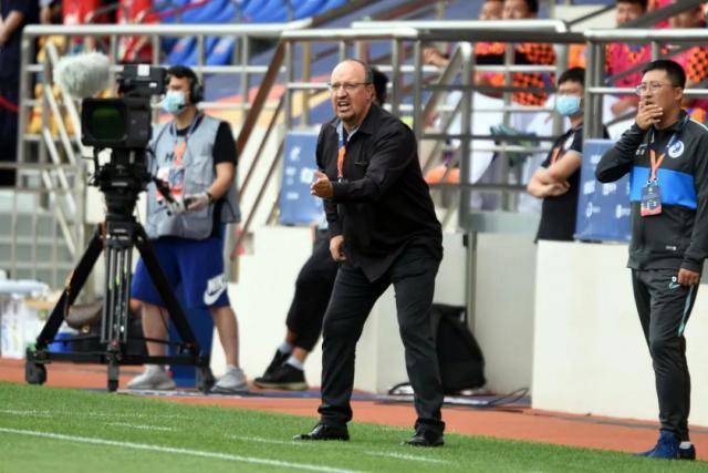  网坛新星闪耀赛场，青春风暴席卷大满贯