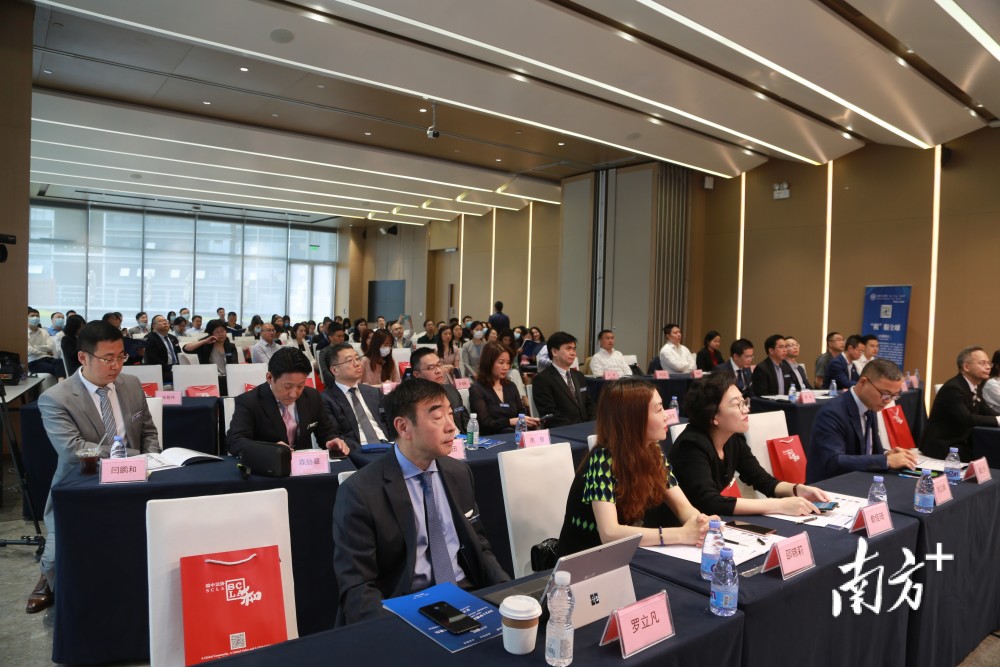  混双组合跨国配对，东西方打法碰撞擦出精彩火花  