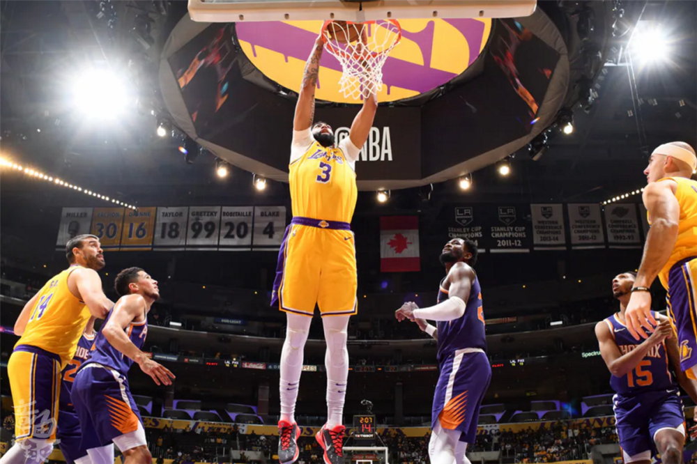  都灵稳扎稳打，客场收获宝贵一分  