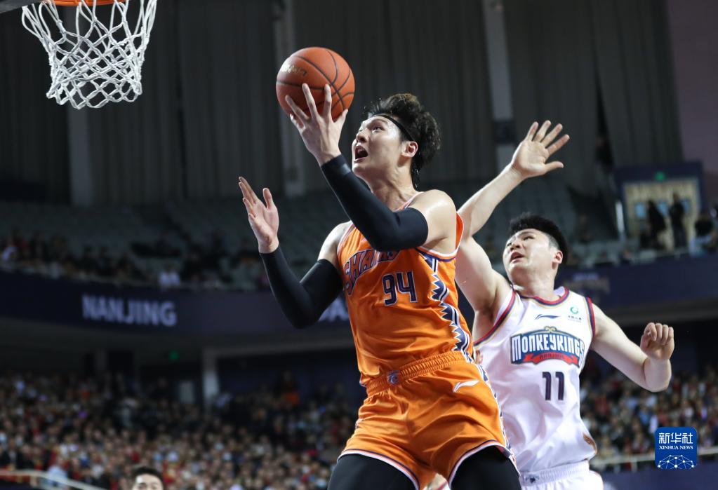  王哲林双二十加冕福建擒下南京同曦