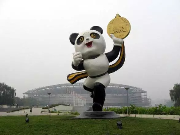  主场地板焕然一新，吉祥物互动暖人心