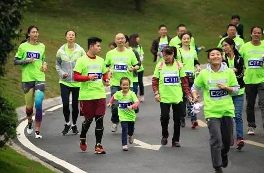  施瓦茨曼马拉松大战，里约公开赛惊险夺冠