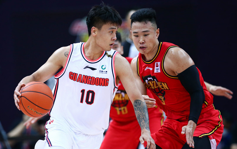  易建联复出首秀带领广东轻取深圳队