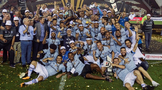  南美解放者杯决出冠军，巴西球队成功捧杯